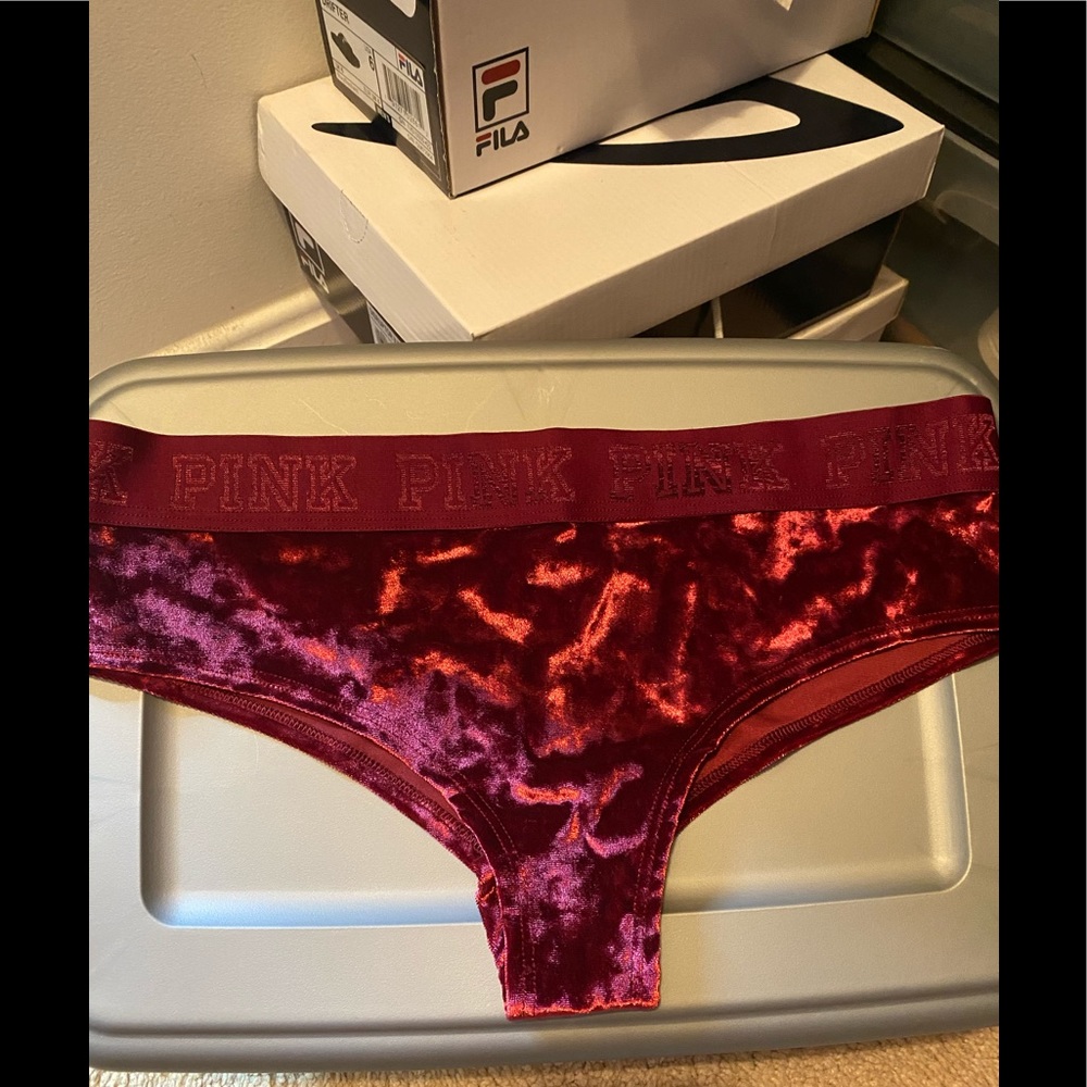 Never worn, never tried on!